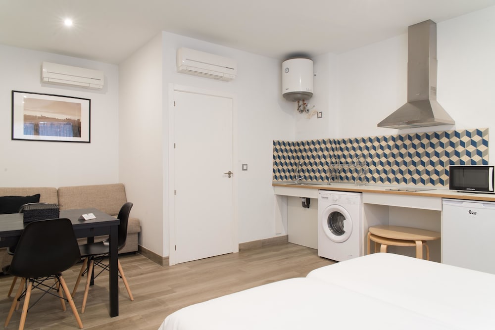 APARTAMENTOS CAMPO DEL PRINCIPE 7/25