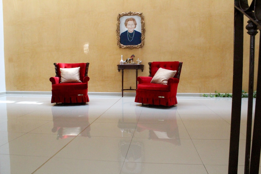 Casa de la iaia Hotel 7/47