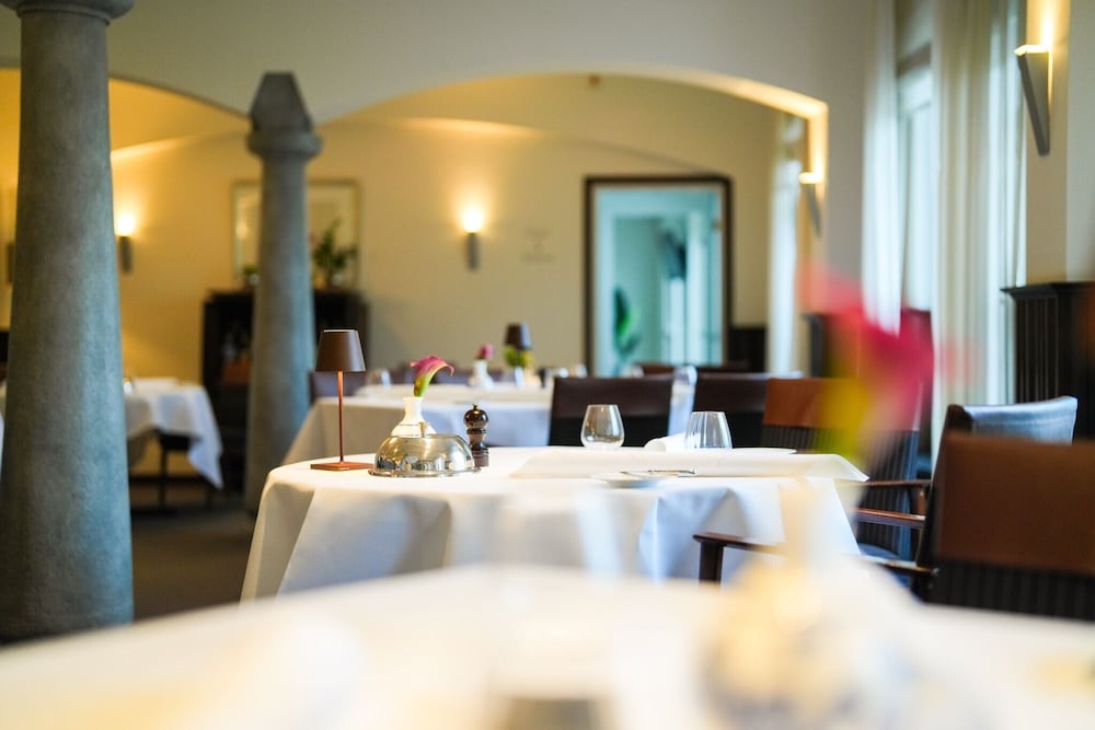 Hotel Restaurant Valuas 28/39