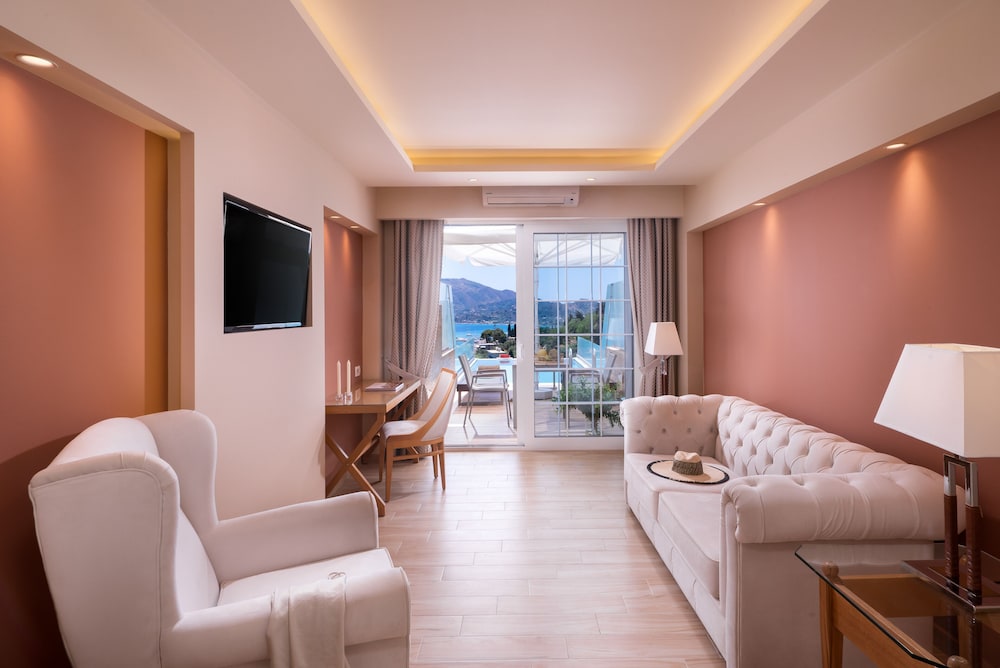 Avalon Palace Hotel by GHH 35/70