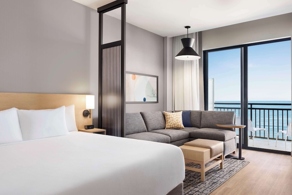 ROOM, KING BED, OCEAN FRONT, SOFA
