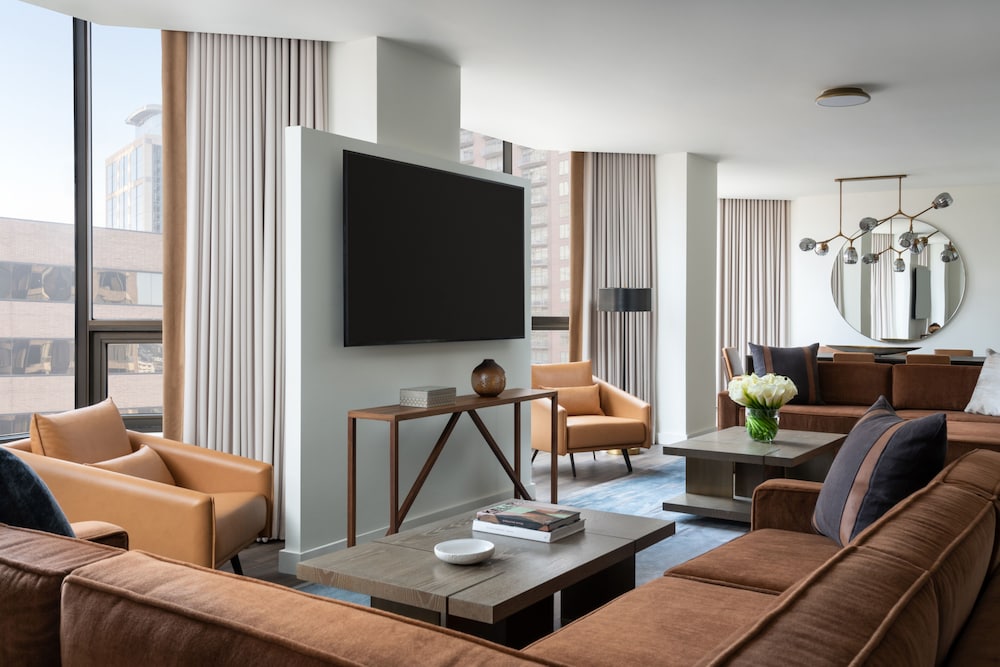 Four Seasons Houston 43/80