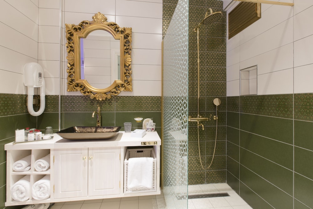 Cella Boutique Hotel 41/44
