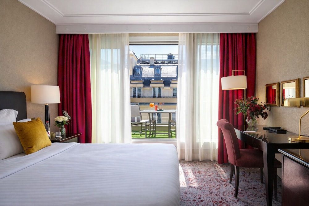 Warwick Paris Champs-Elysees 16/64