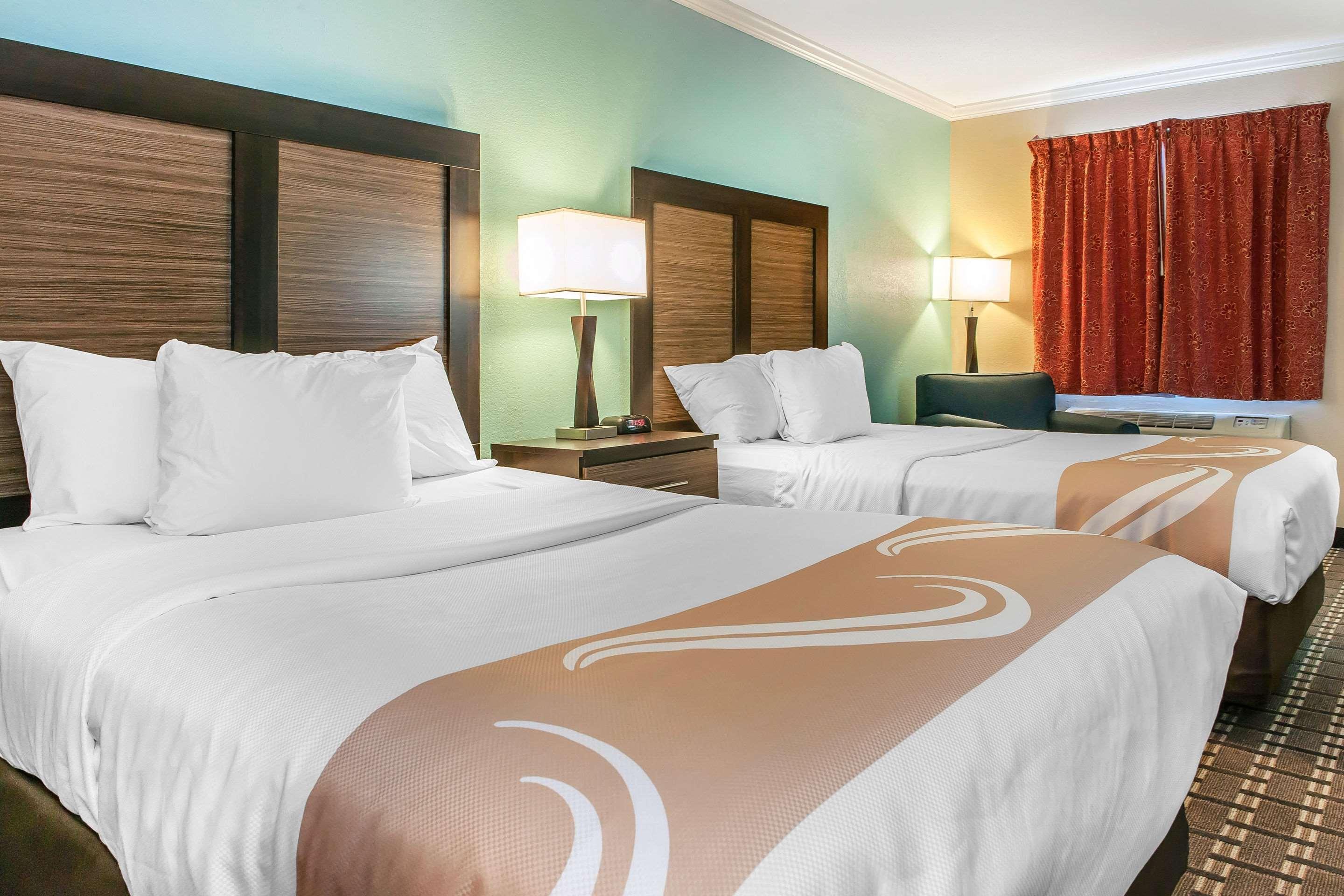 غرفة بسريرين مزدوجين، Quality Inn Findlay 2/3