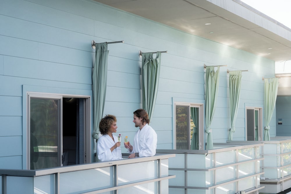 Shade Hotel Manhattan Beach 5/50