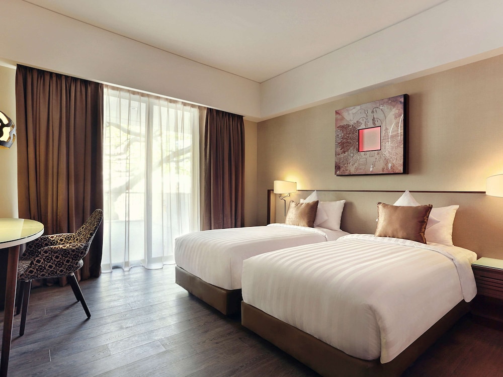 MERCURE BALI LEGIAN 24/75