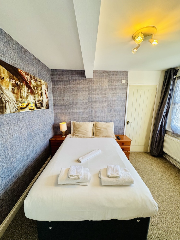 Carlton Court Hotel Eastbourne 16/49
