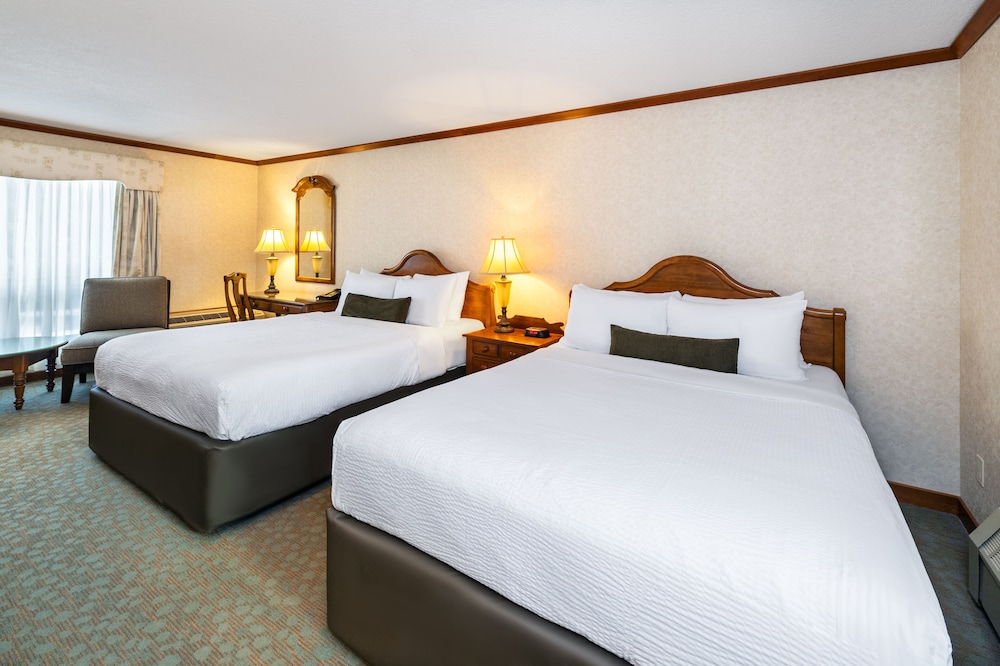 Deluxe, 2 Queen Beds