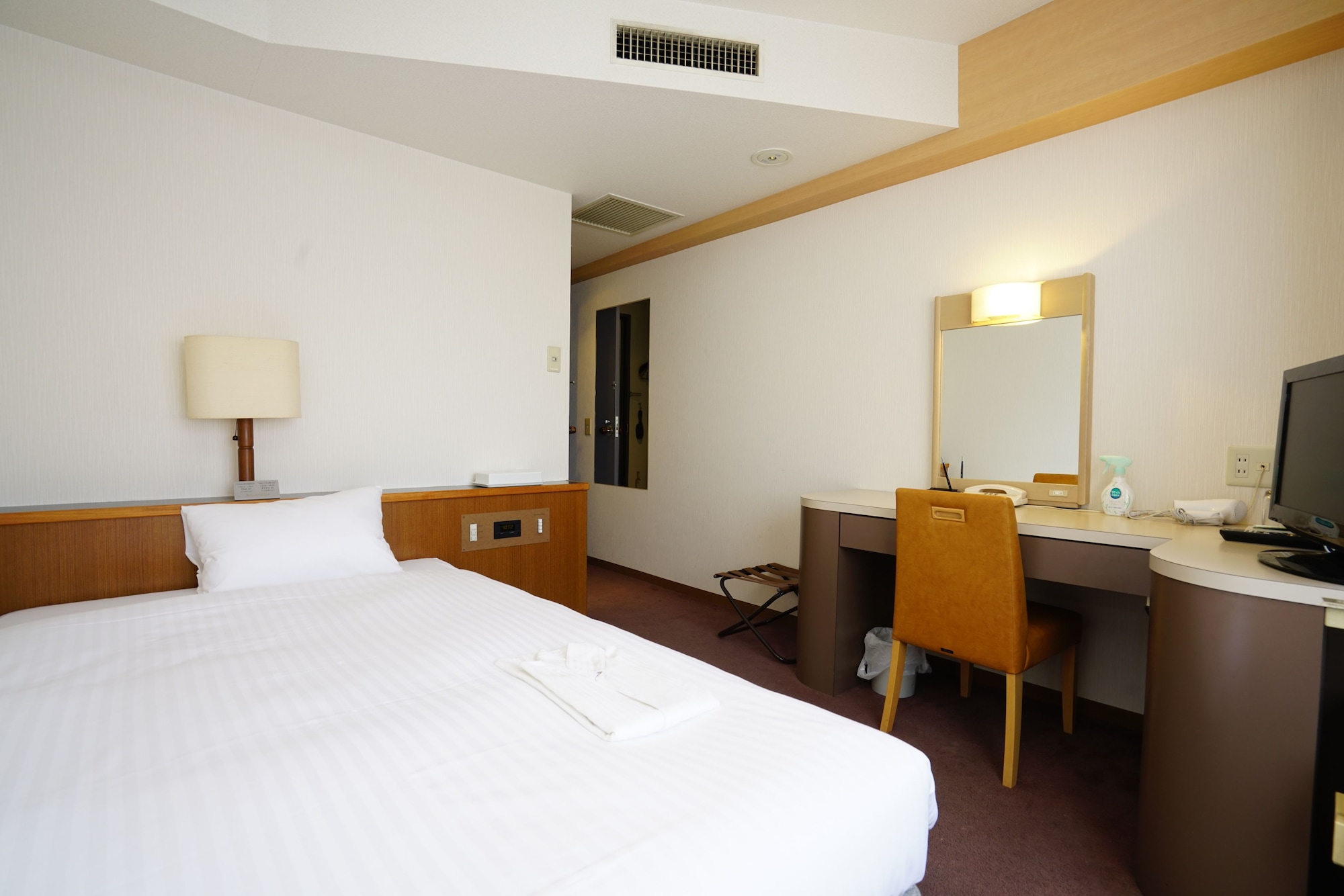 SEMI DOUBLE ROOM