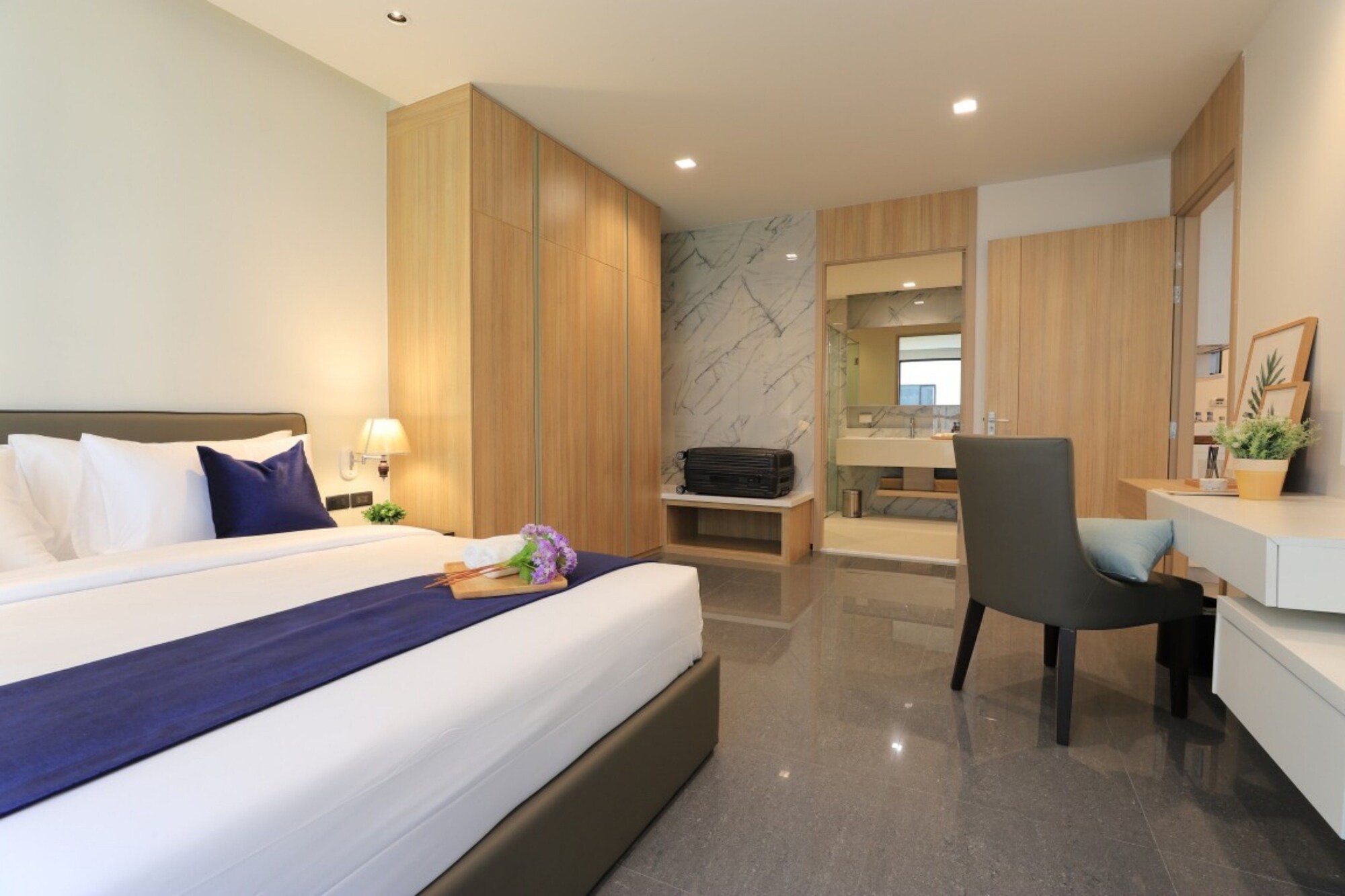 TWO BEDROOM FAMILY SUITES