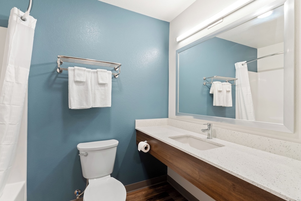 WoodSpring Suites Denver Commerce City 15/20