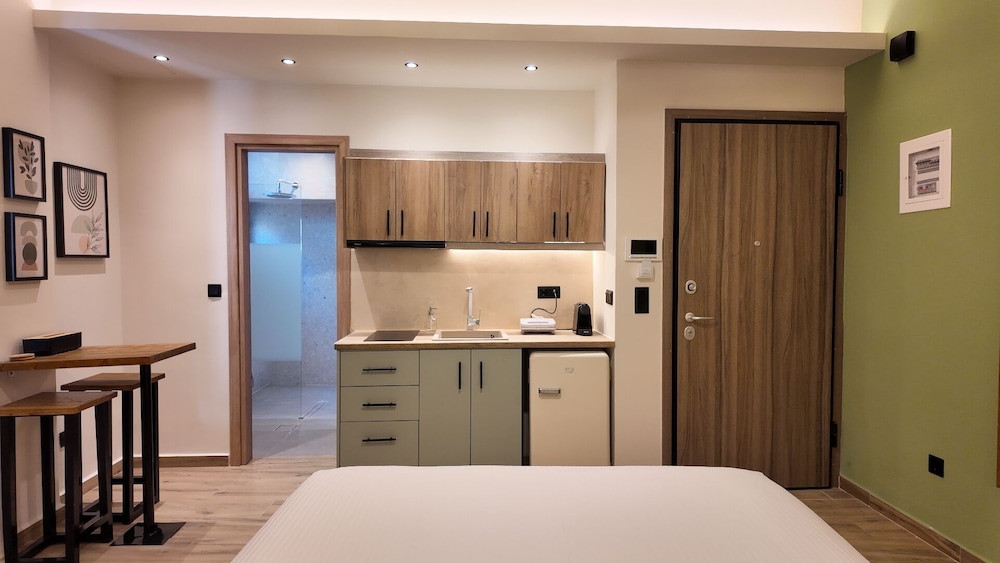 Euphoria Apartments 3/56