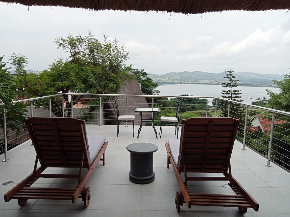 Galagos Lodge 36/50