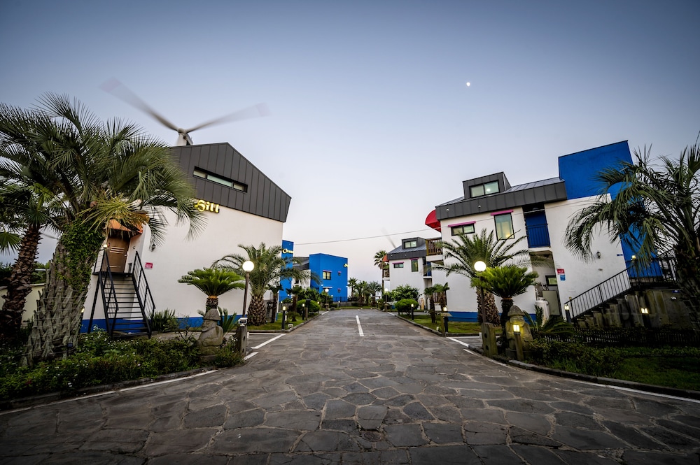 Jeju Blue & Sea 54/69