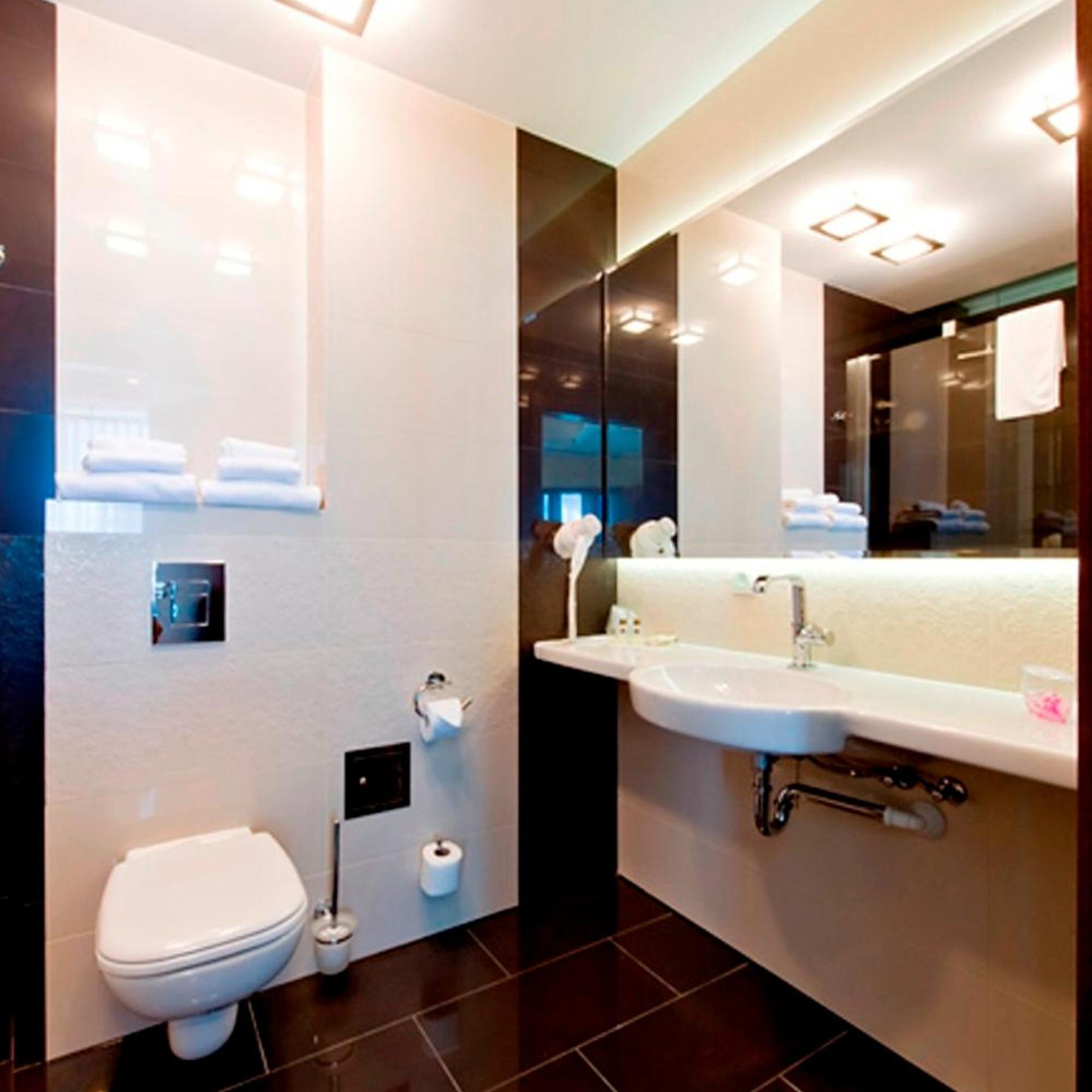 HOTEL SYMFONIA(EX. BEST WESTERN Symfonia Hotel) 42/50