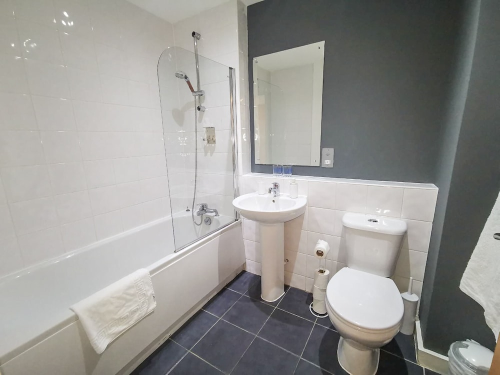 Comfort Zone Parkside Apartments 6/50