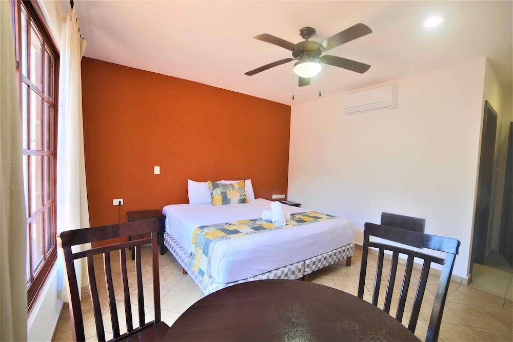 Hotel Colonial Playa del Carmen 12/50