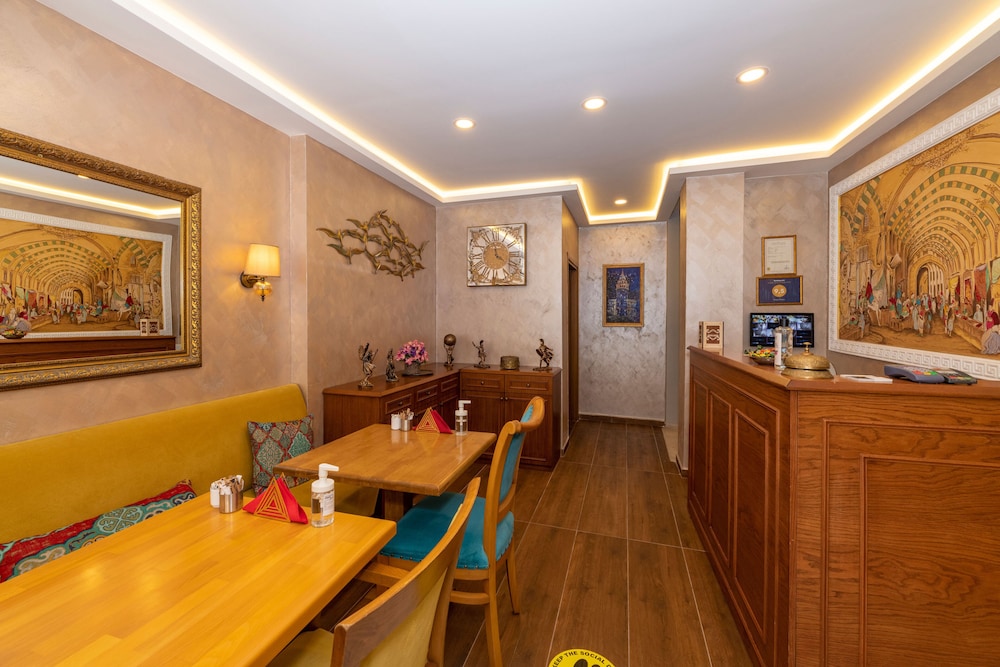 Royan Suites 34/50