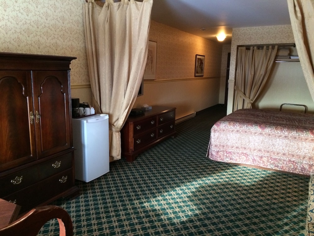 Auberge Montebello 24/67