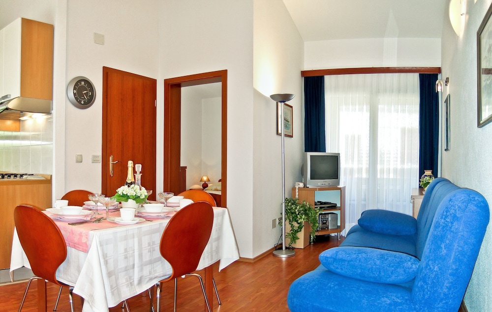 Villa Midea 18/50