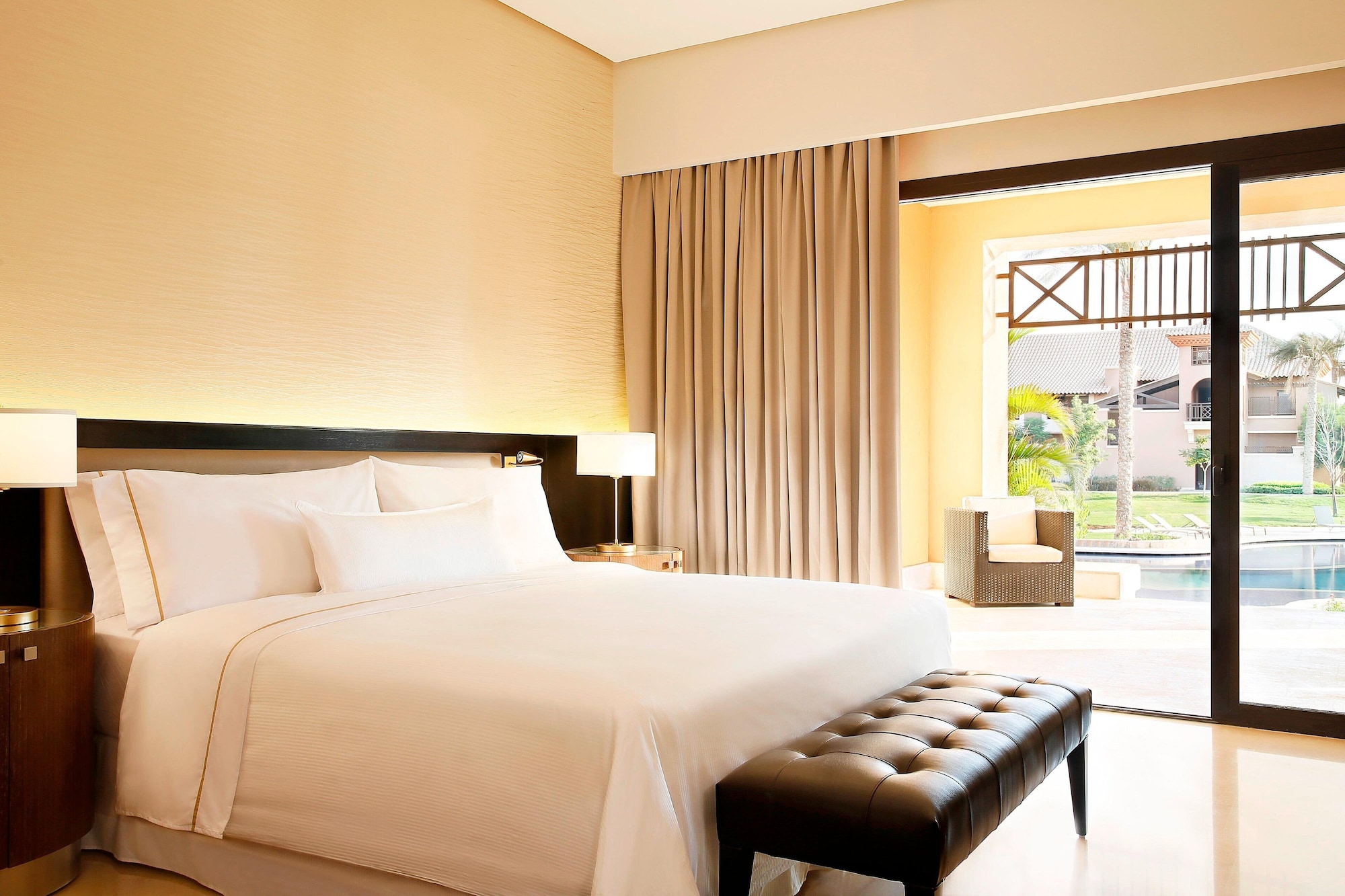 Superior, King Bed, Pool View, Pool Side