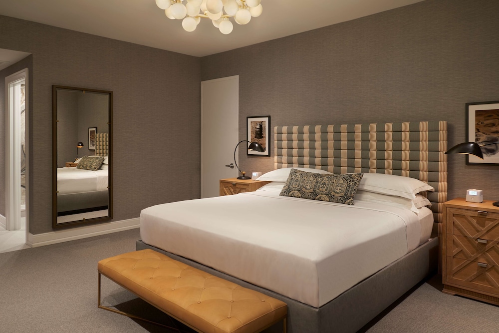 Hilton Toronto 30/75