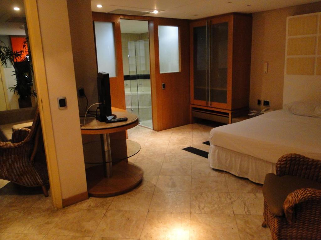 2 Bedrooms, Super, Apartment, Partial Sea View