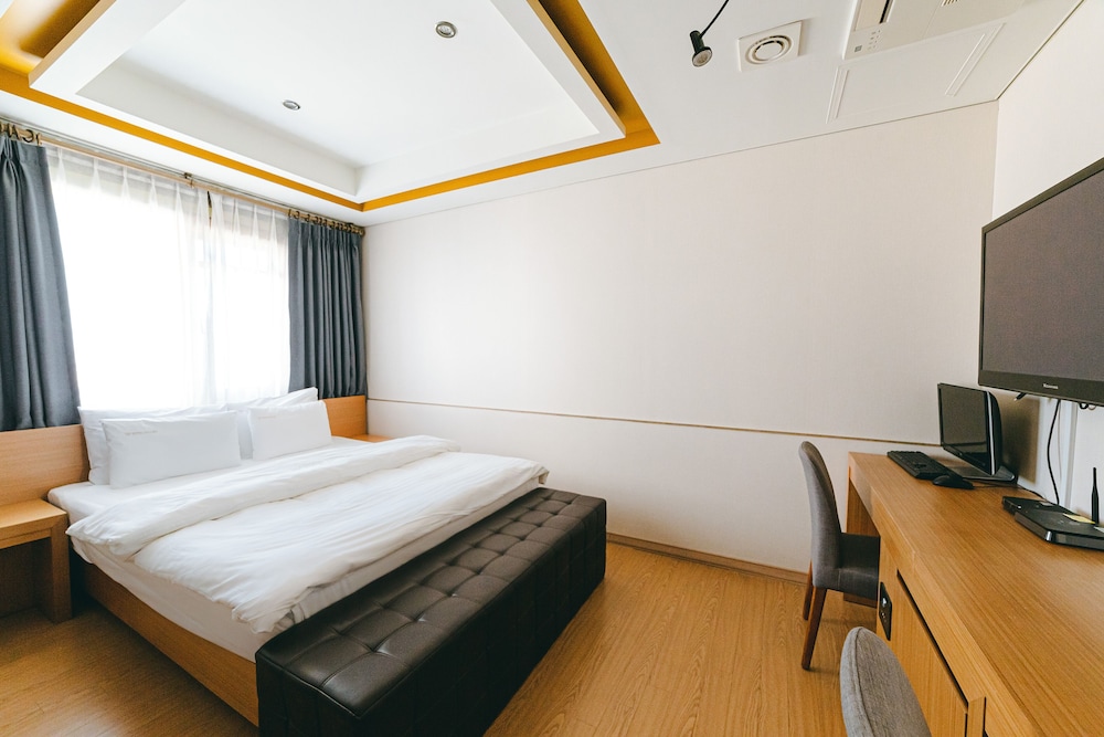 Hotel Gallery 12/50