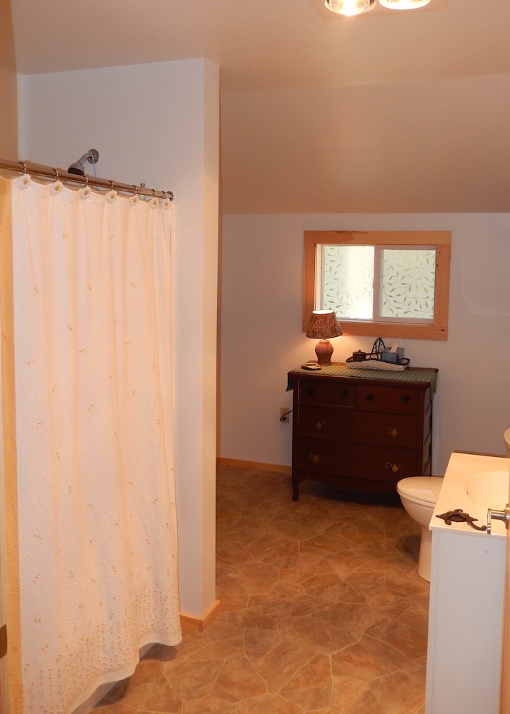 Kiwassa Lake Bed & Breakfast and Cabins 3/50