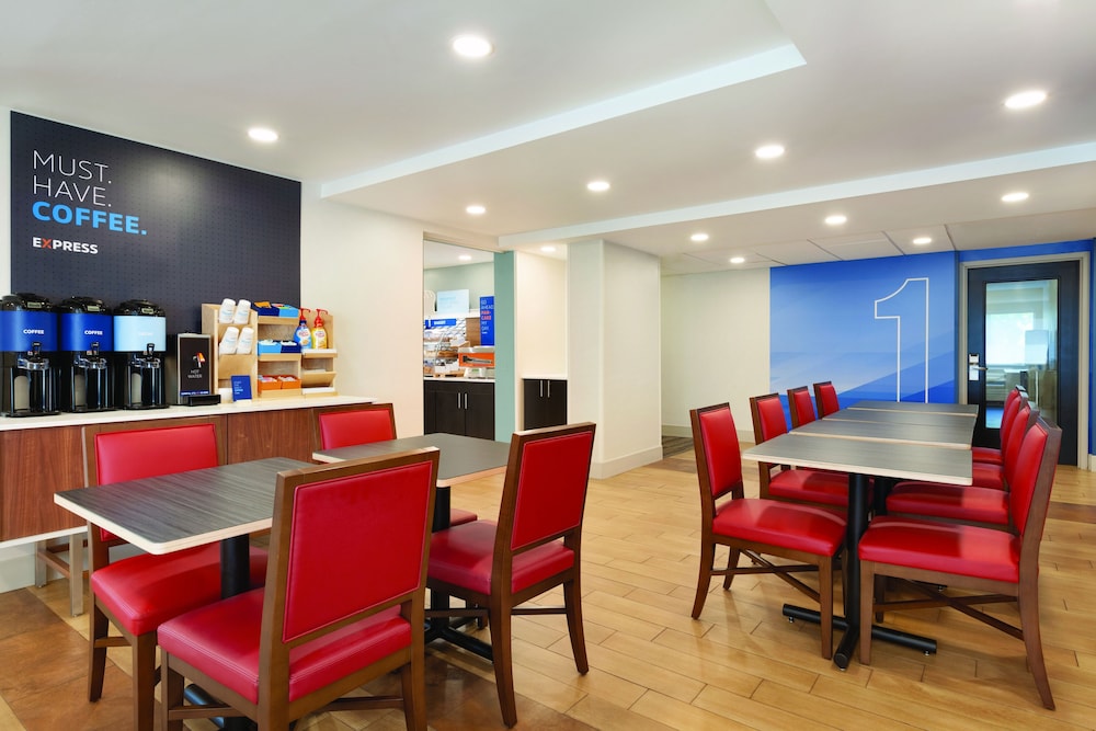Holiday Inn Express Hartford South Rocky Hill 27/41