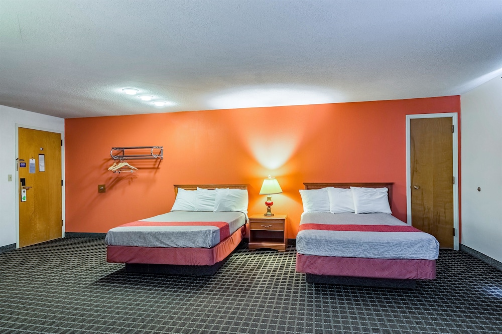 Motel6 Grand Rapids, MI - Northeast 10/49
