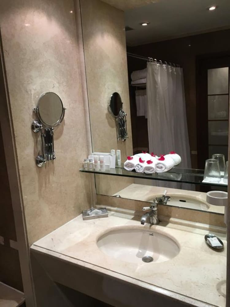 Radisson Blu Mbd Hotel Noida 48/50