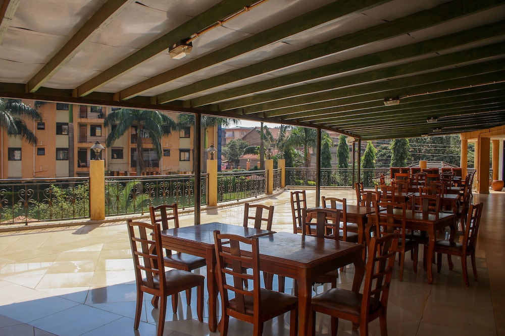 The City Royal Resort Hotel 18/30