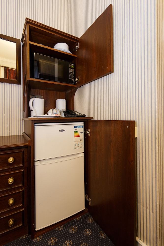 Regency House 7/69
