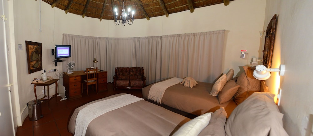 Maclear Manor 15/31