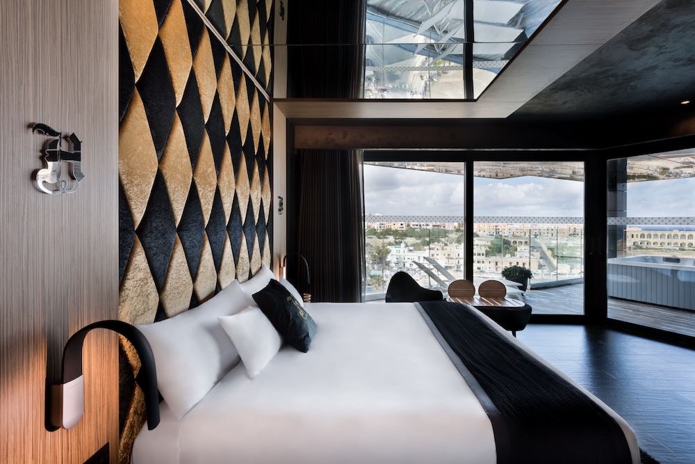 SIGNATURE, SUITE, SEA VIEW, CORNER