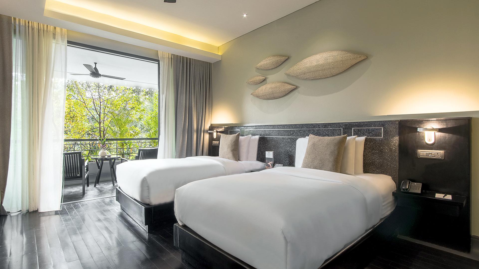 DELUXE, TWIN BEDS