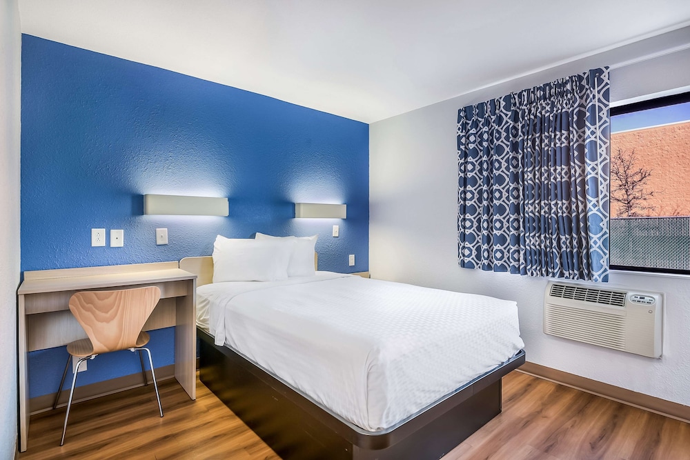 Americas Best Value Inn East Peoria 21/34