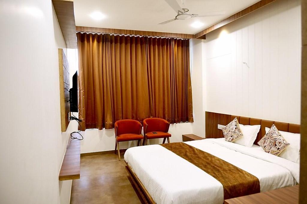 Hotel Sweet Time Restaurant Banquet and Rooms 11/27