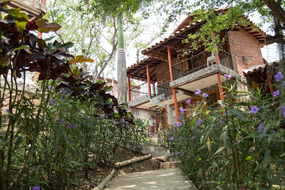 Hotel Posada Campestre San Gil 48/55