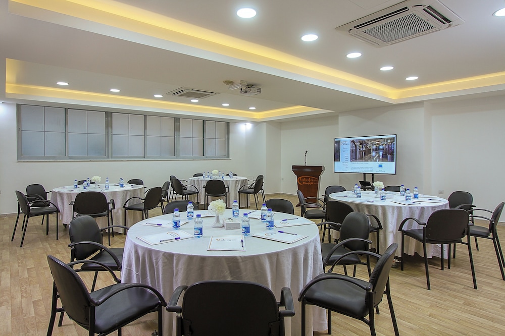 Toledo Amman Hotel 67/73