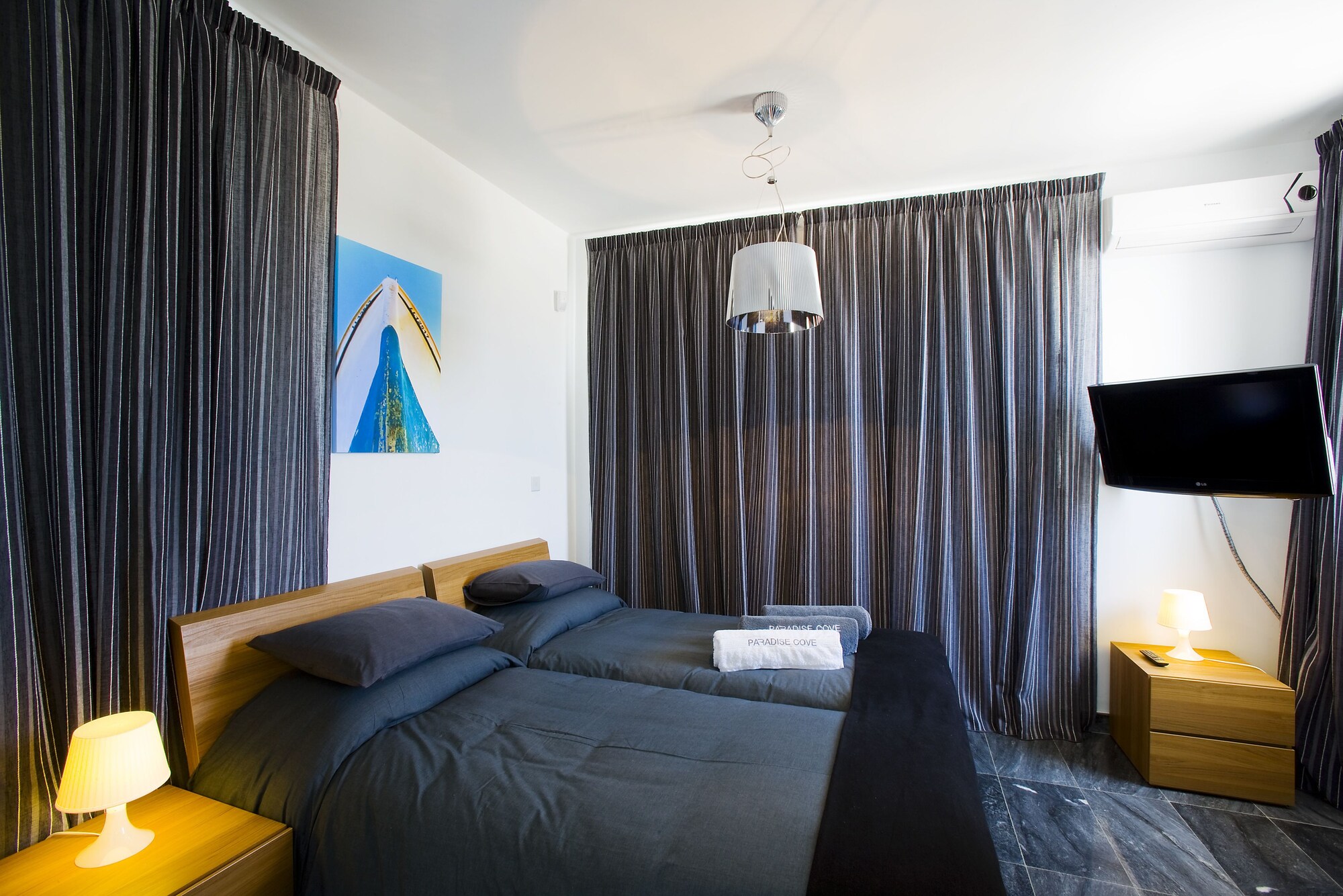 3 Bedrooms, Villa, 1 Double and 4 Single Beds