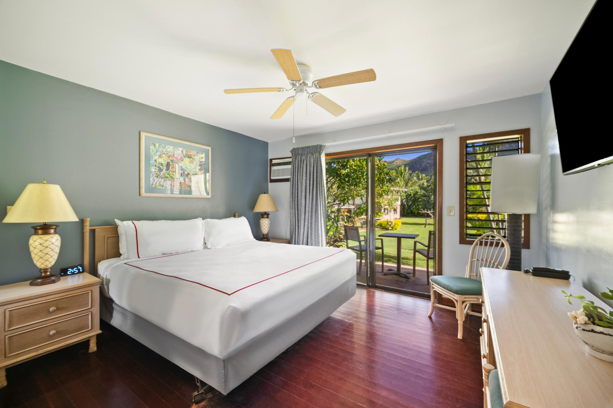 Lanai, King Bed