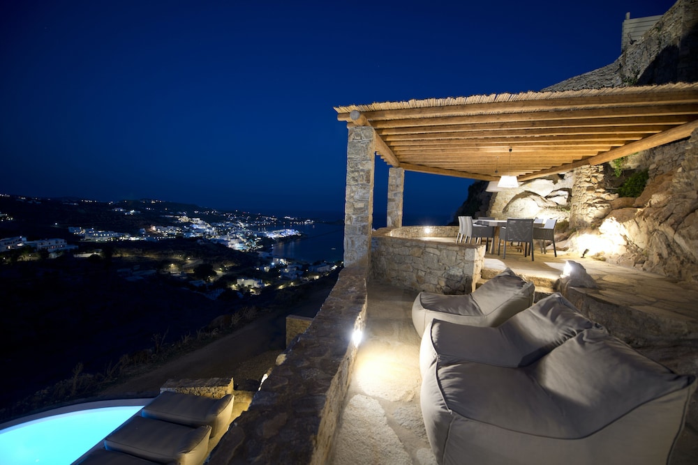 Villa Azurite 8/18