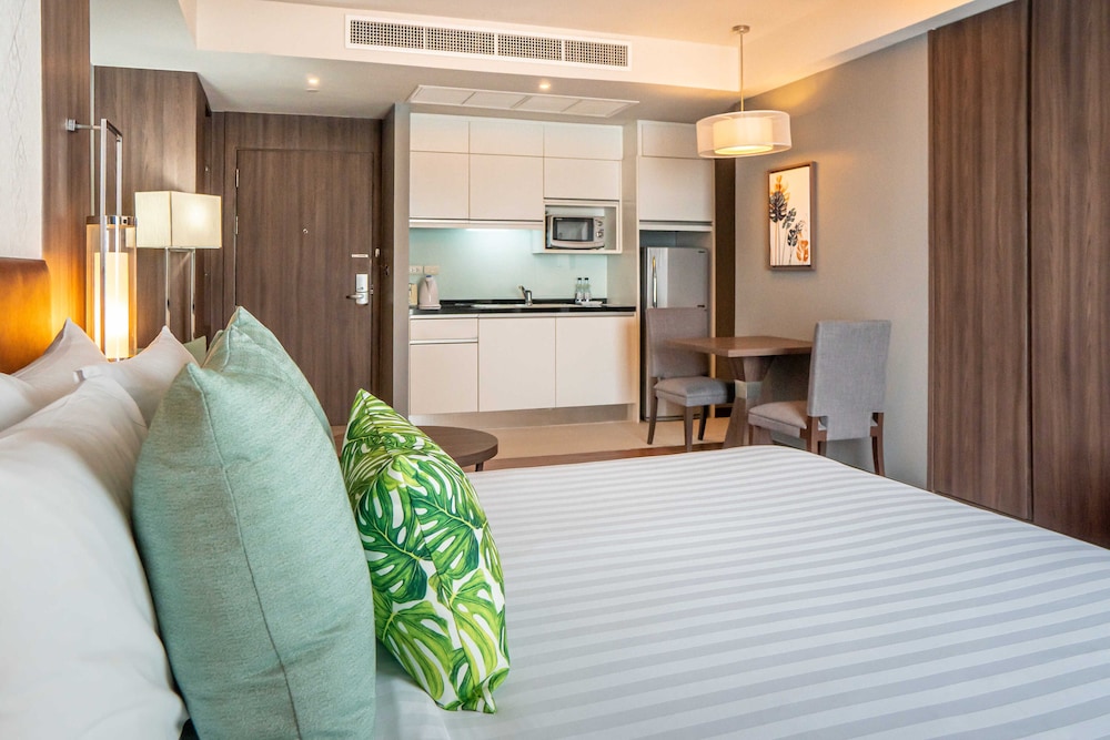 Novotel Living Bangkok Sukhumvit Legacy 21/77