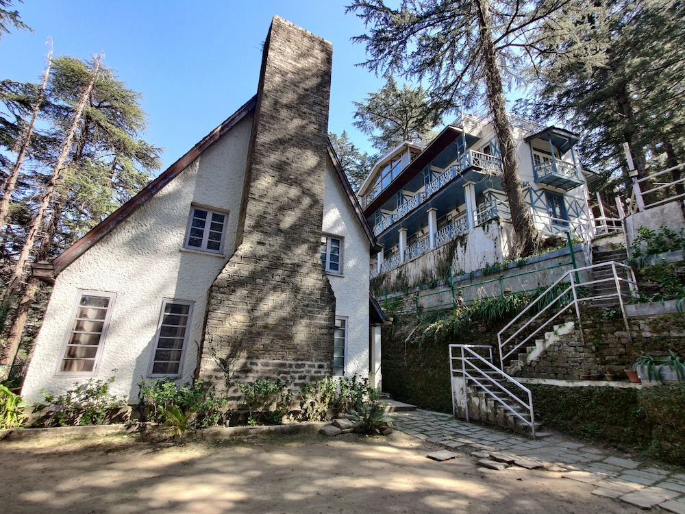 Shimla British Resort 3/50