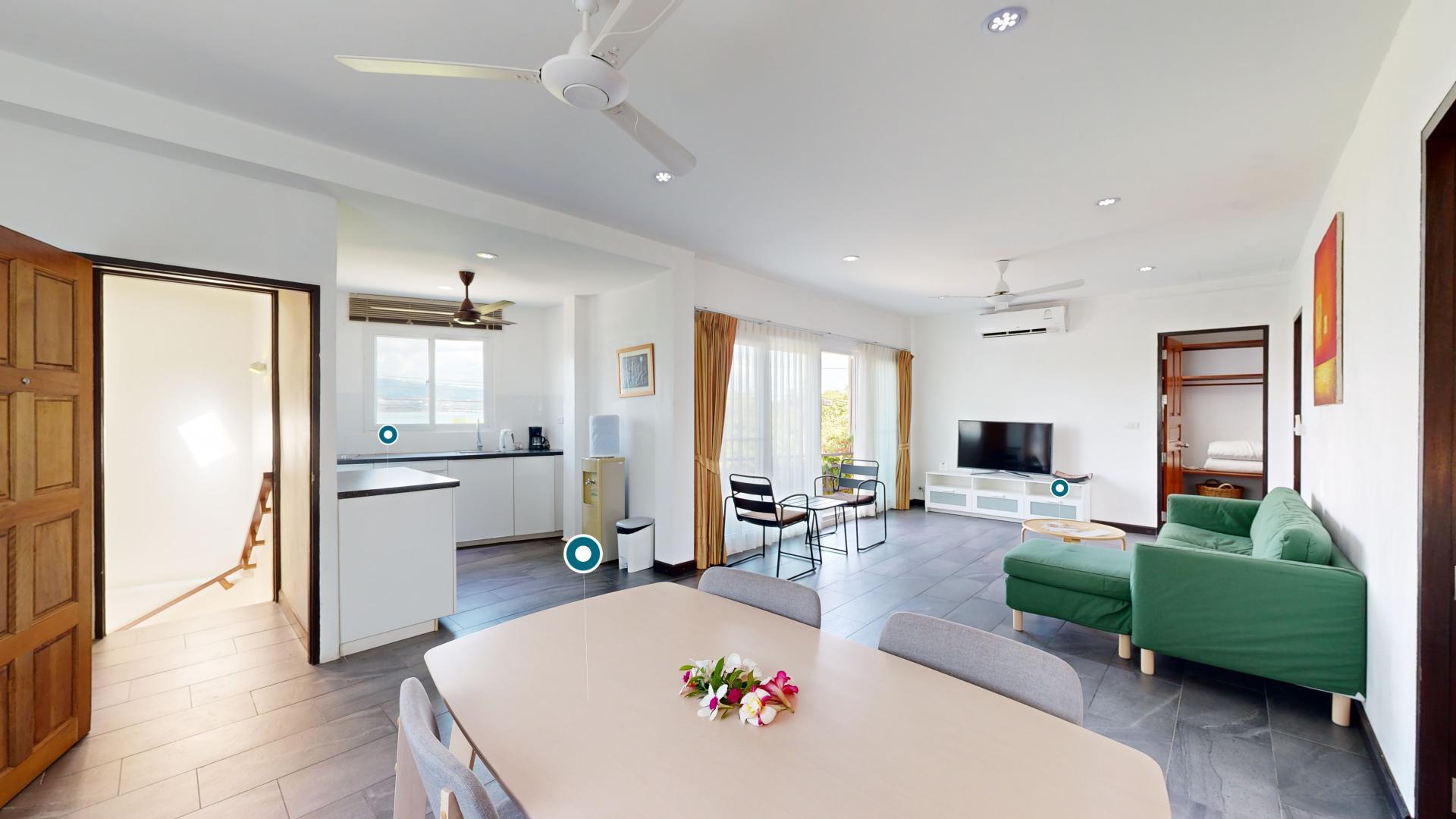 2 Bedrooms, Suite, Bay View