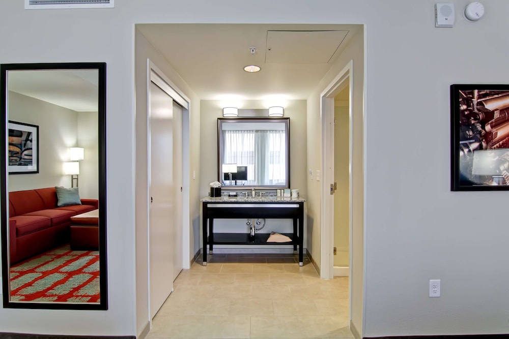 Hampton Inn Suites Cincinnati Downtown 4/72