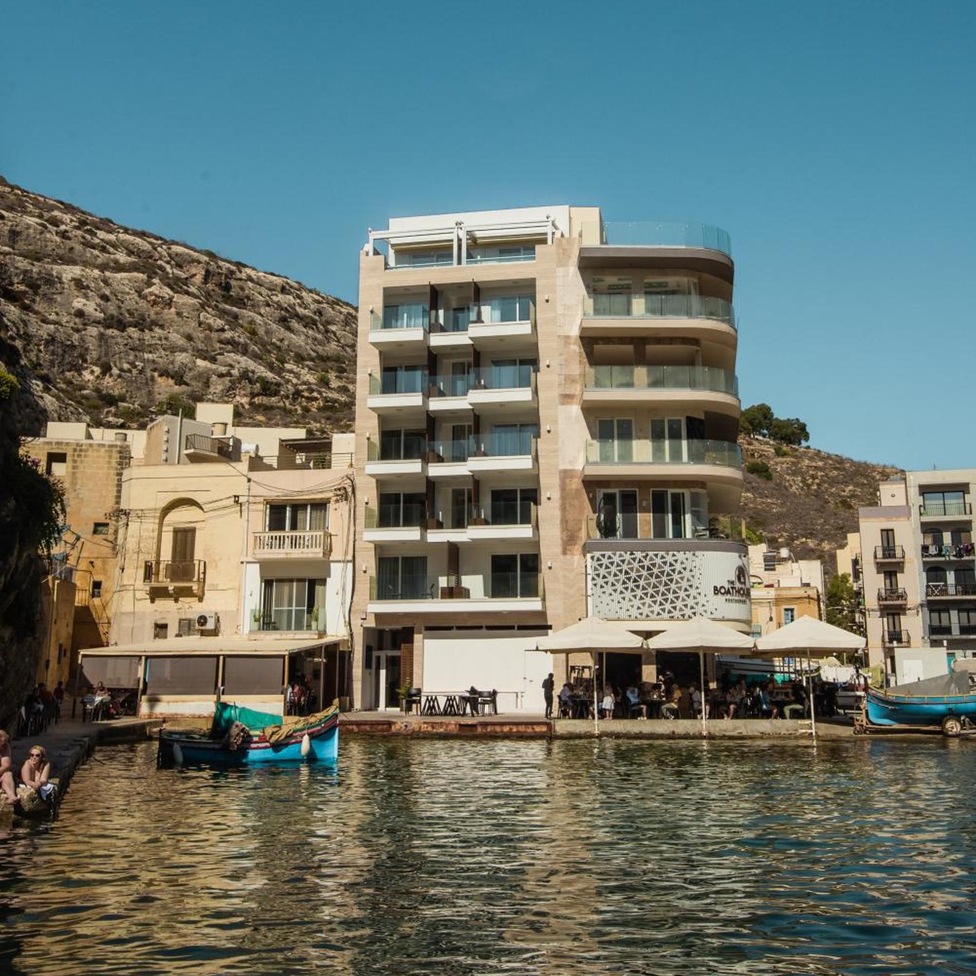 Blu Waters Boutique Hotel 1/44
